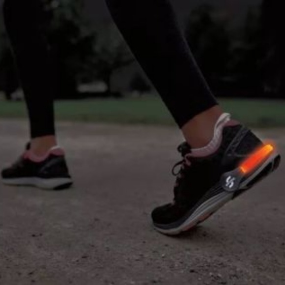 Sportline LED Heel Clip - Picture 1 of 3